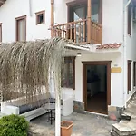 Tomsan Villa